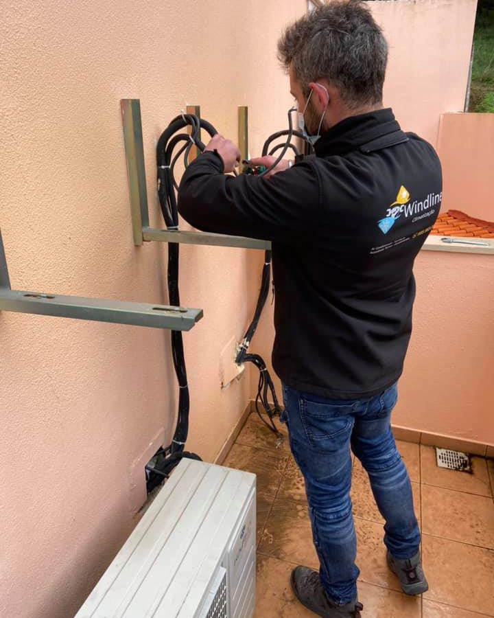 instalação de unidade exterior de ar condicionado